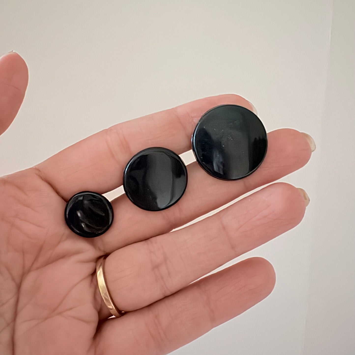 Flat Black Eyes